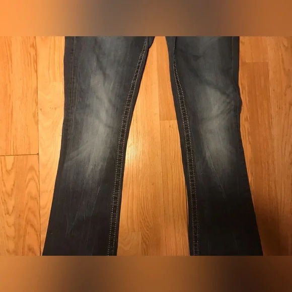 MISS ME~Mid-Rise~Easy Boot~Jeans~Sz 28~Embellished, Creased & Whiskered~JE8511ER - Picture 5 of 14